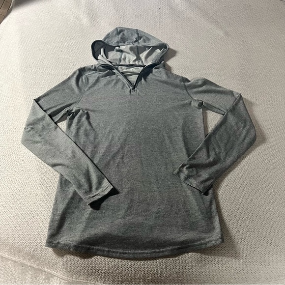 Under Armour Heatgear Fitted Grey Hooded Quarter Zip Active Pullover Top Small - Picture 1 of 7